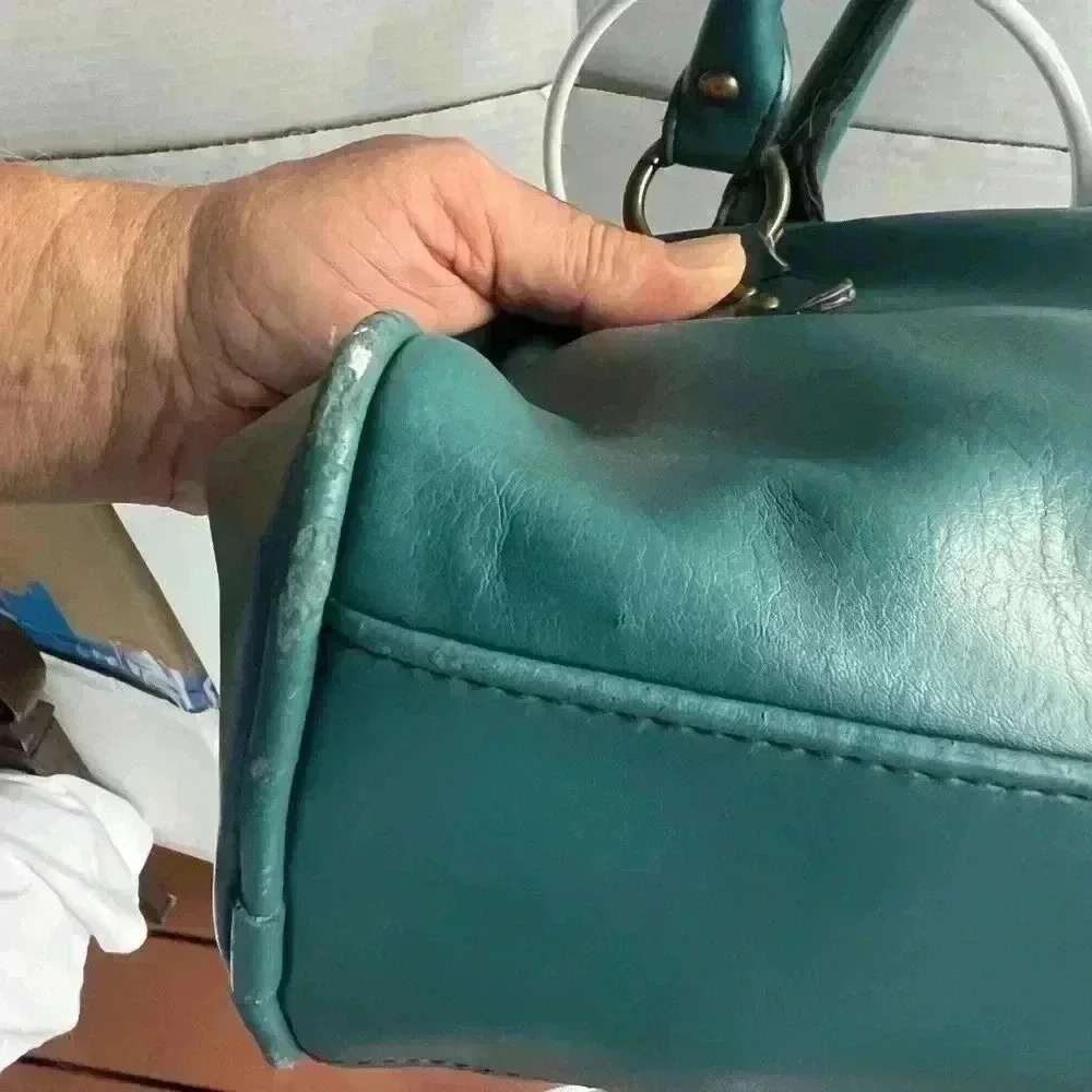 Worthington Shoulder Bag with matching coin purse - Picture 10 of 14